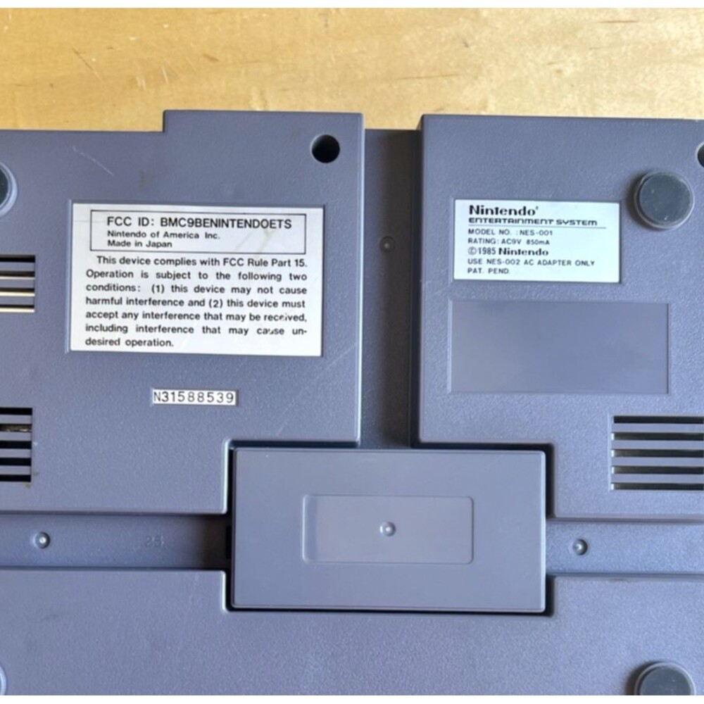 Nintendo ES Console Duck Hunt Super Mario 3 2 Controllers Cables & Zapper Tested - Picture 4 of 13